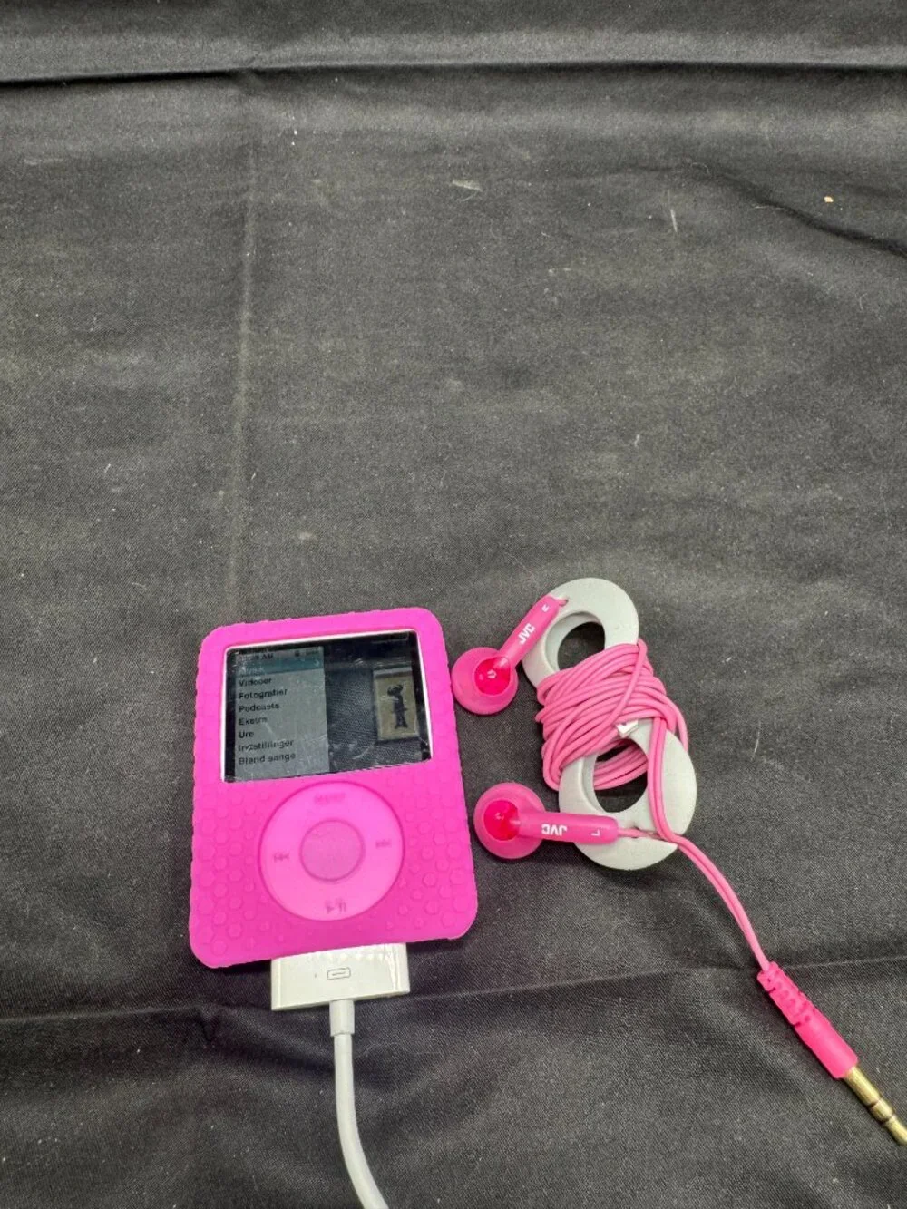 IPod Nano 3rd Generation 4gb (Bundle USB Cable/earbuds/Case) Tested Works - Picture 7 of 7